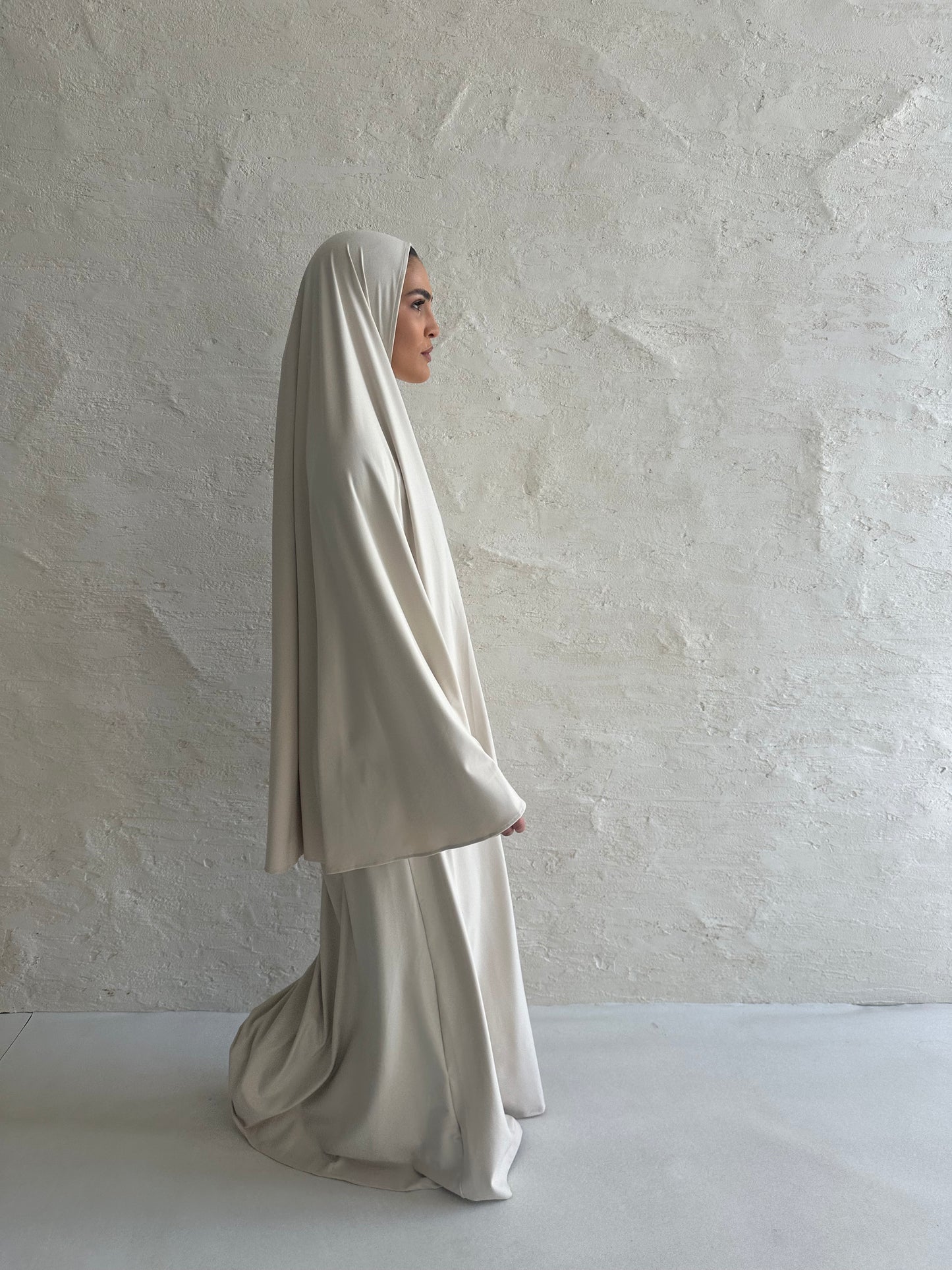 CREAM PRAYER-WEAR SET