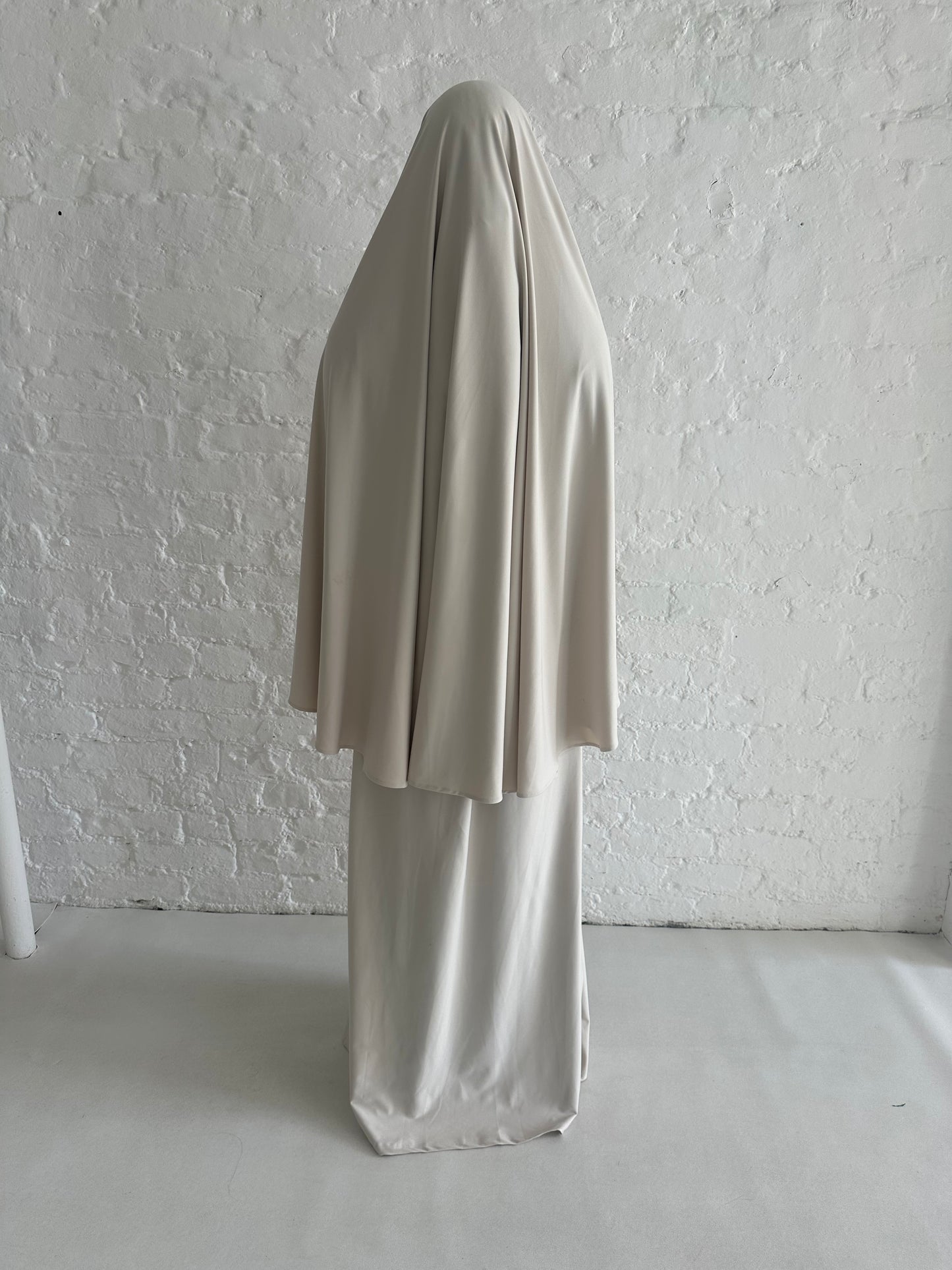 CREAM PRAYER-WEAR SET