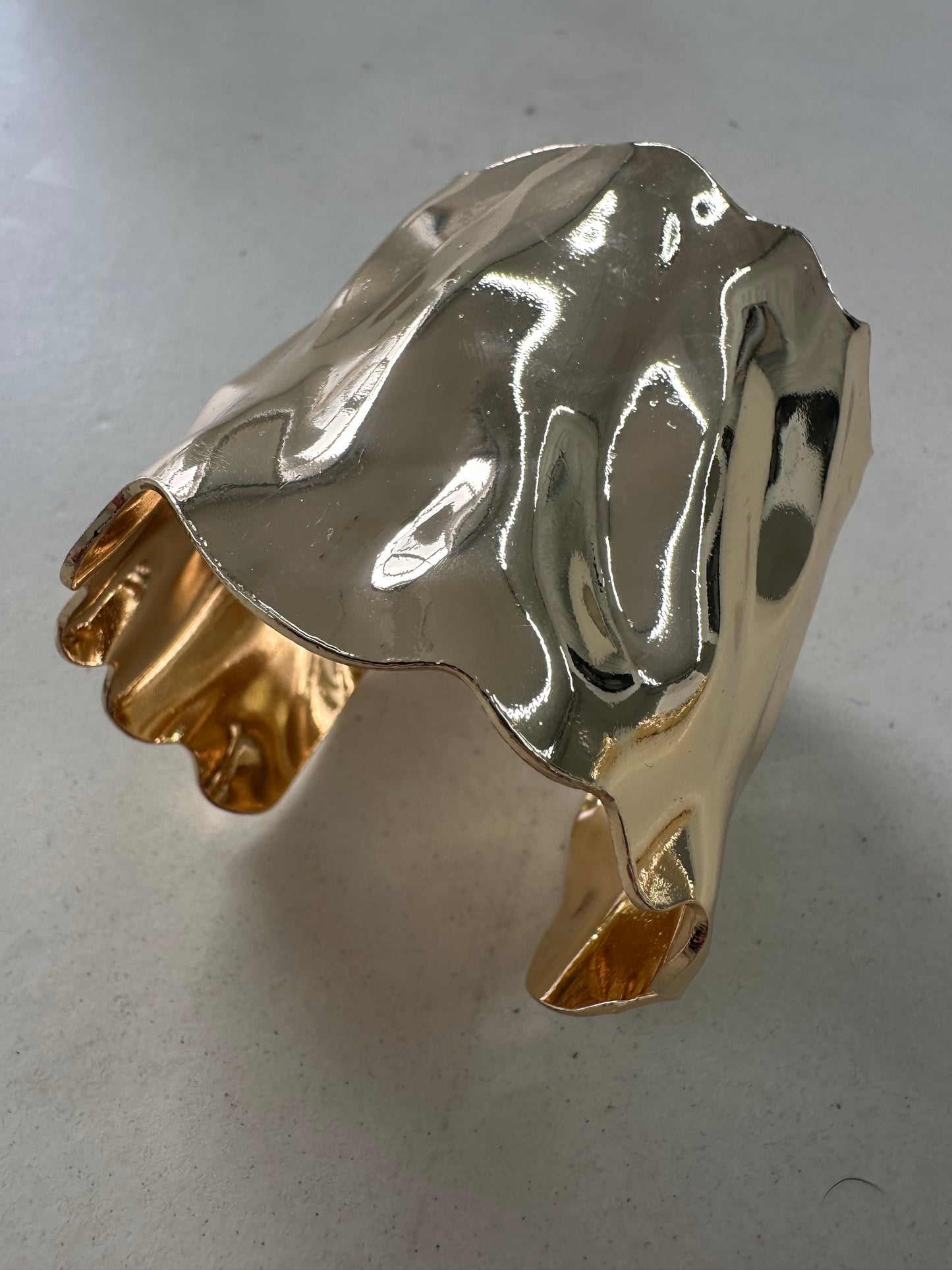 CHUNKY WAVE GOLD CUFF